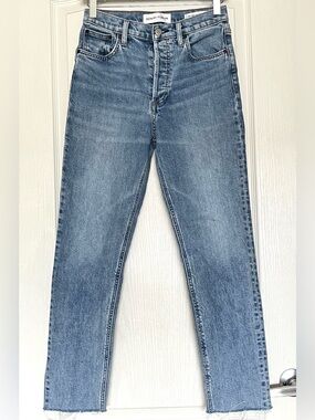 Aritzia Denim Forum The Yoko High Rise Slim Light Wash Cigarette Jeans Size 26
